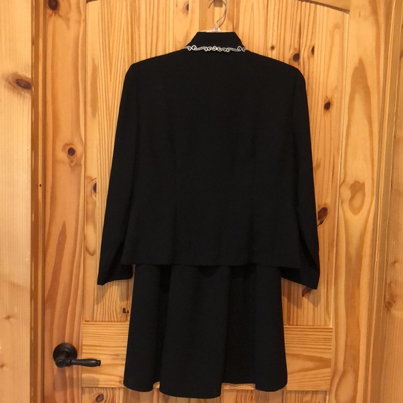 Leslie Fay Petite Skirt Suit - Picture 4 of 8